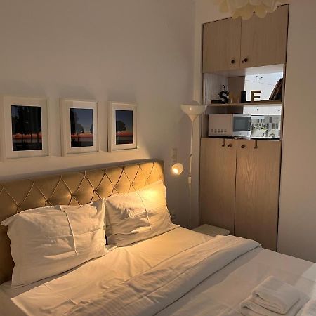 Small Budget Diamond Apartment In Agias Sofias. Thessalonique Extérieur photo