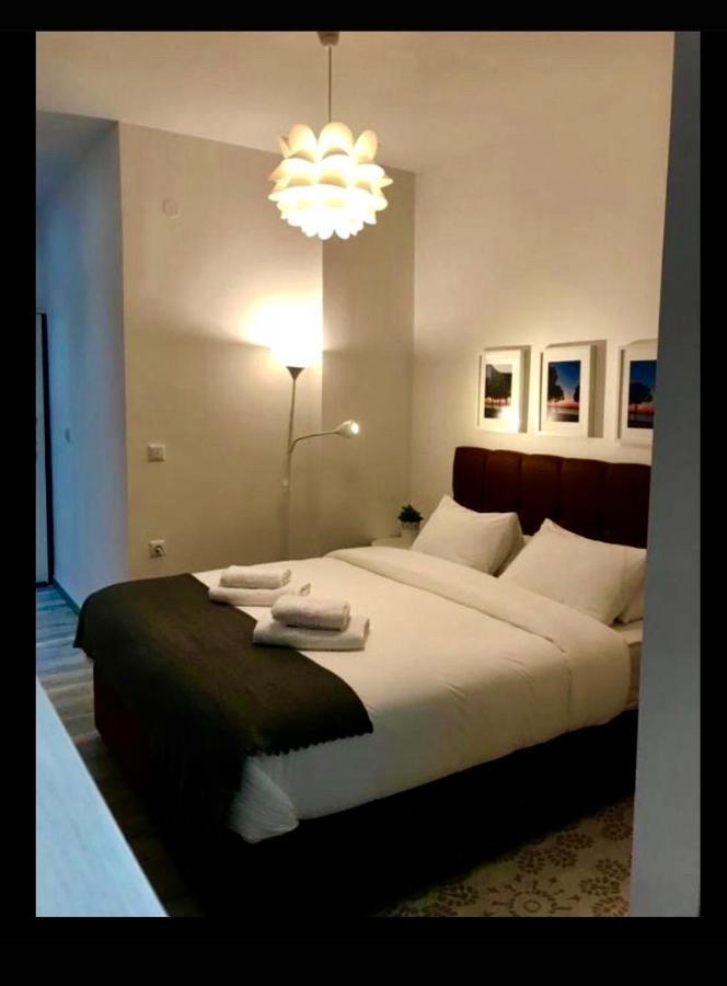 Small Budget Diamond Apartment In Agias Sofias. Thessalonique Extérieur photo