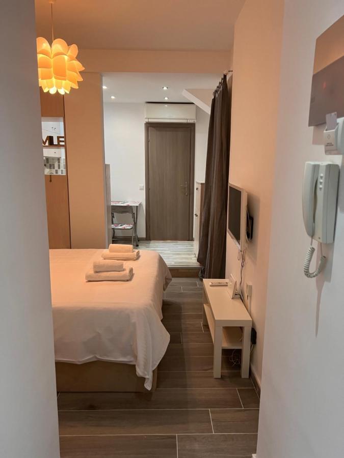 Small Budget Diamond Apartment In Agias Sofias. Thessalonique Extérieur photo