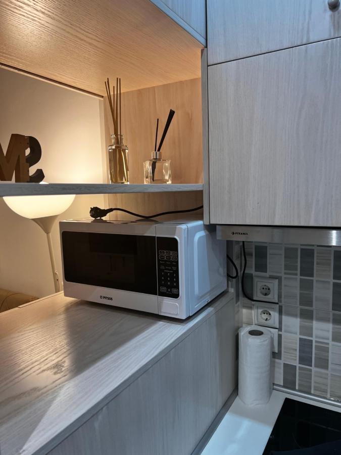 Small Budget Diamond Apartment In Agias Sofias. Thessalonique Extérieur photo